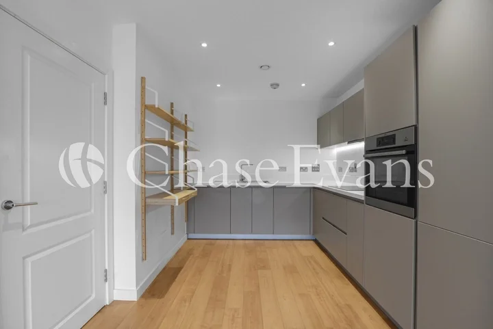 Flat Cording Street in Greater London