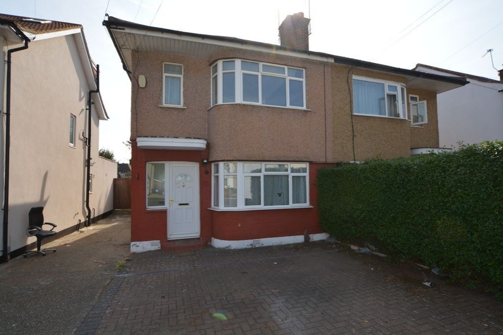 House Derwent Drive in Greater London