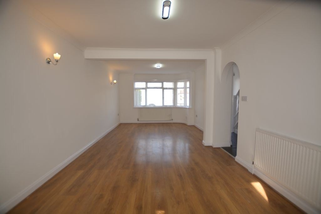 House Derwent Drive in Greater London