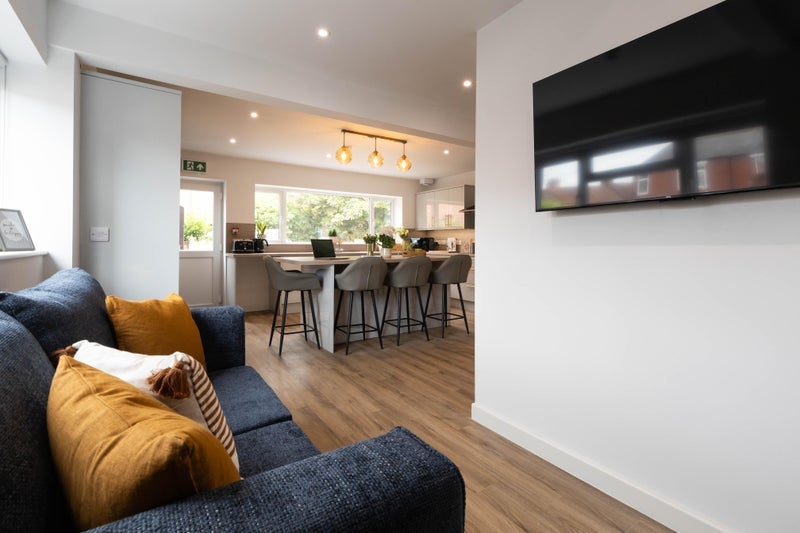 Room Mansell Road in Wellington