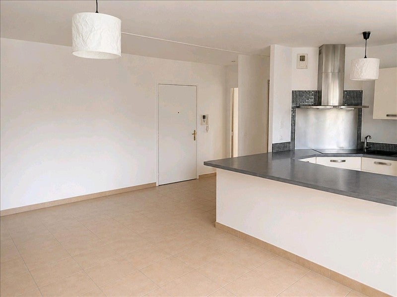 Flat Rue Henri Moissan in Aix-en-Provence