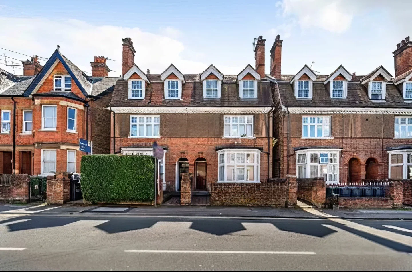 Flat York Road in Guildford