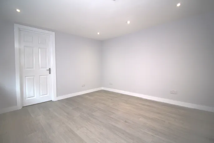 Flat Premier Place in Watford