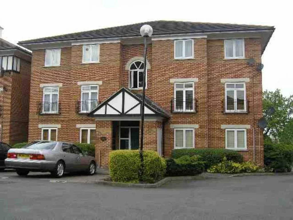 Flat Alwyn Gardens in Greater London