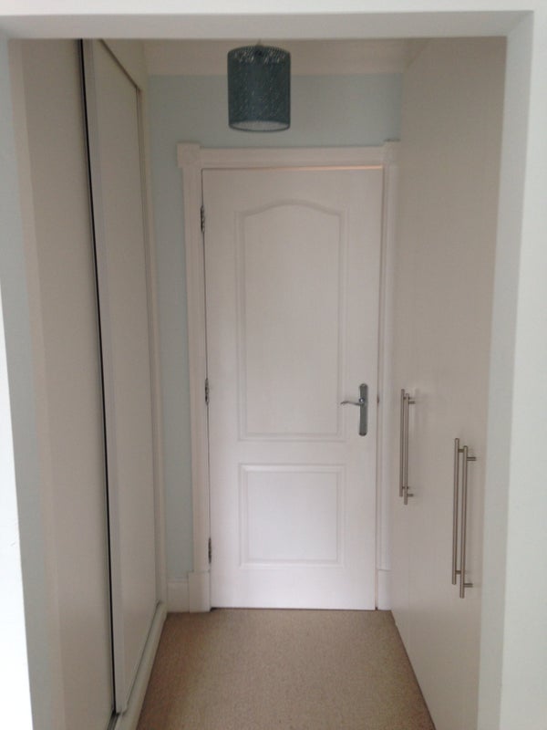 Room Canford Cliffs Road in Poole