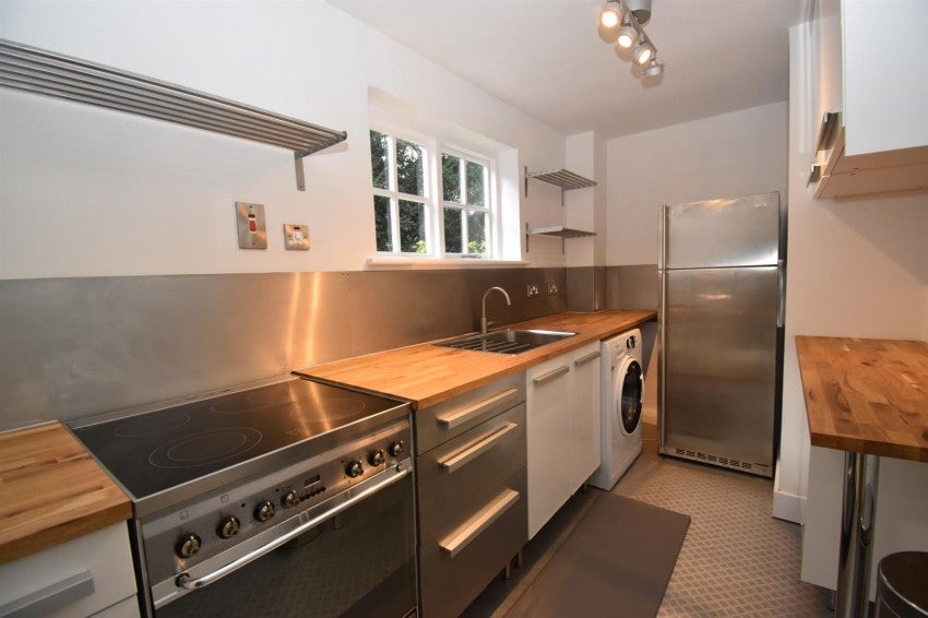 Flat Willes Road in Royal Leamington Spa