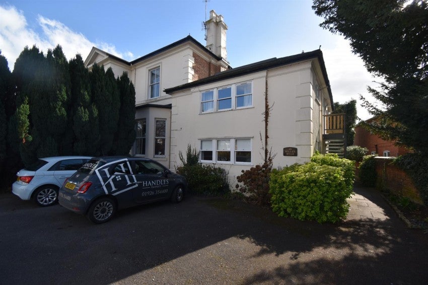 Flat Willes Road in Royal Leamington Spa