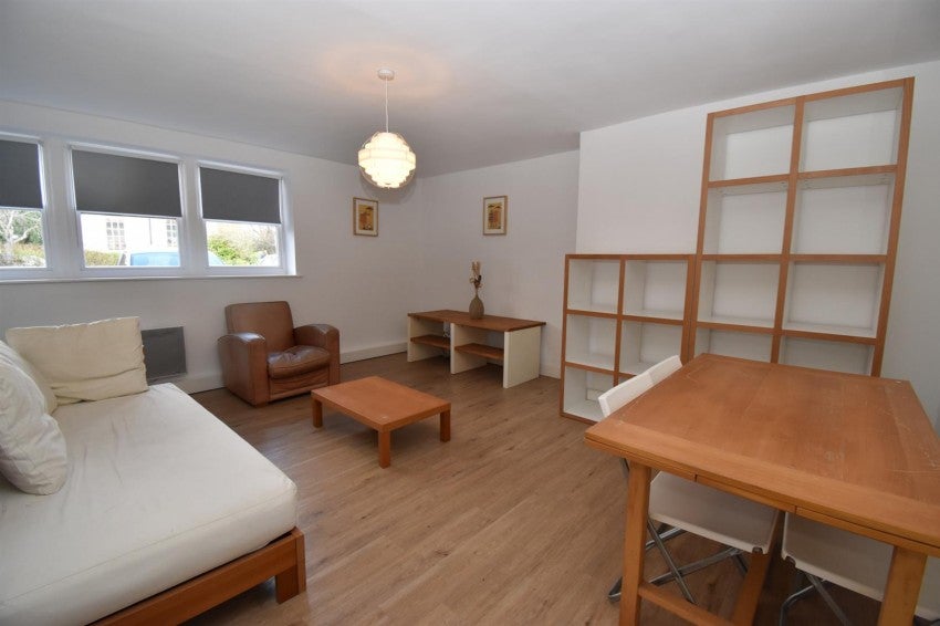 Flat Willes Road in Royal Leamington Spa