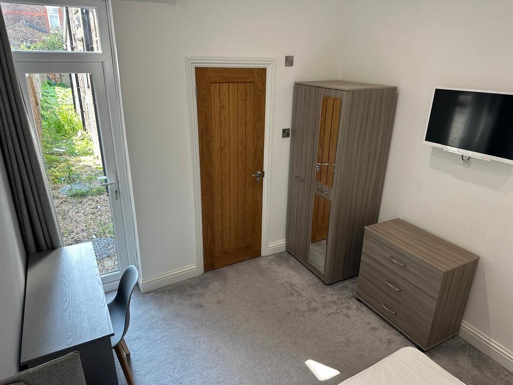 Room Stubbington Avenue in Portsmouth