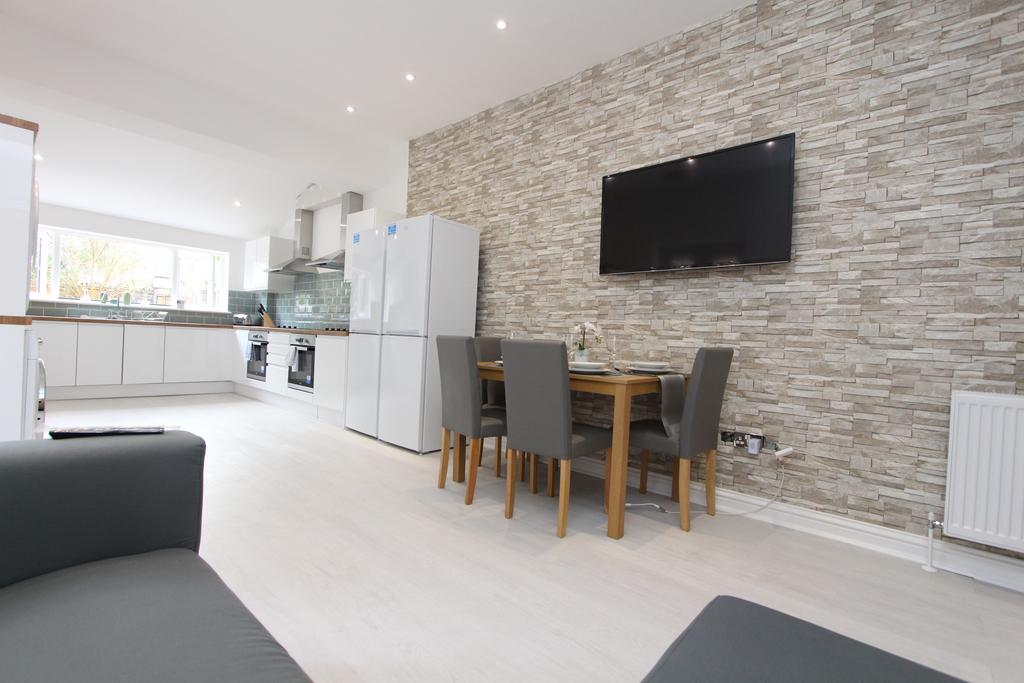 Room Stubbington Avenue in Portsmouth