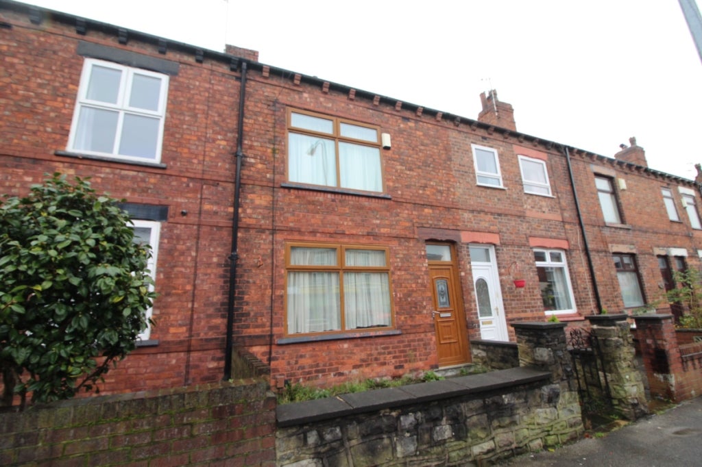 House Gidlow Lane in Wigan