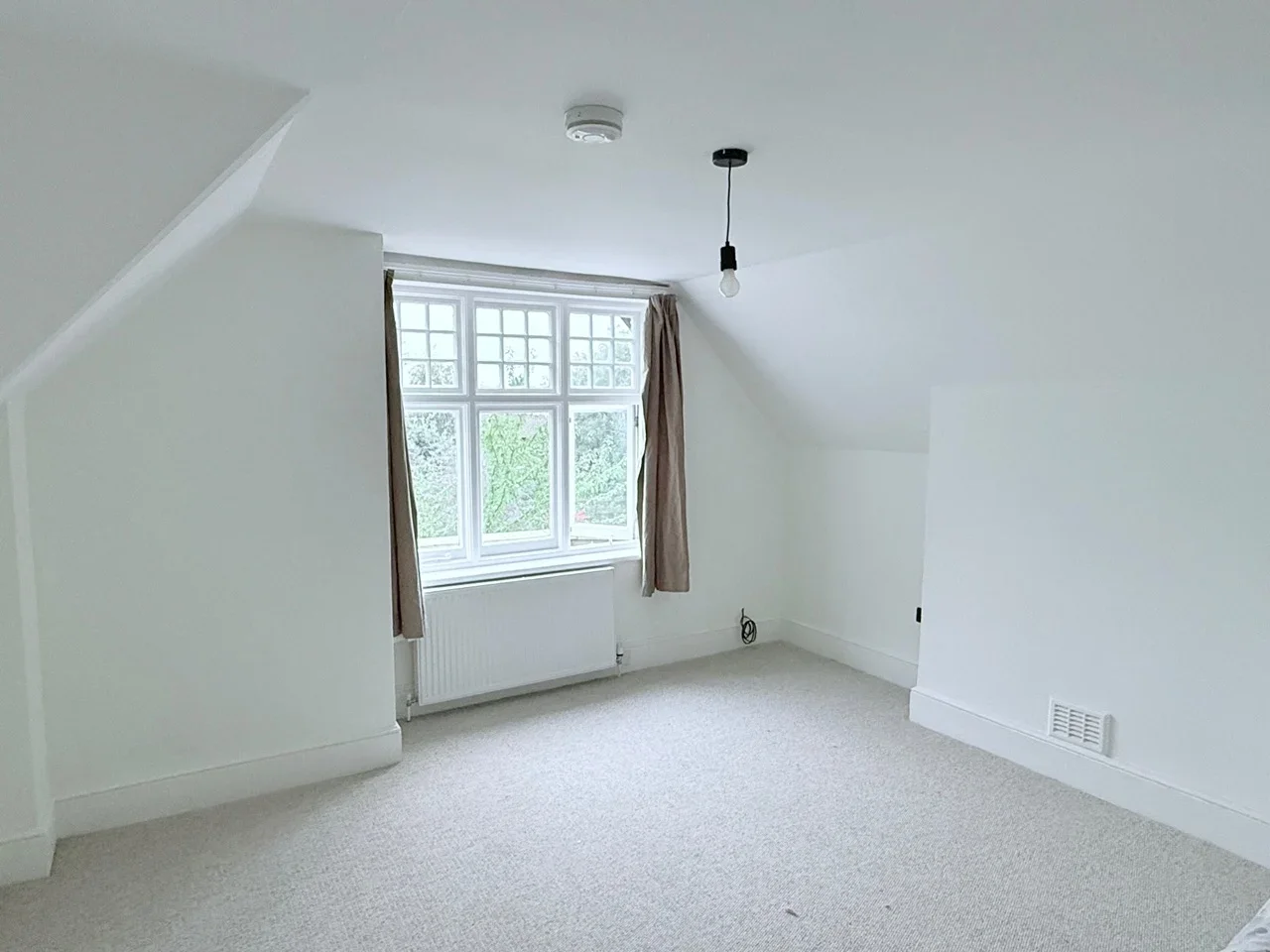 Flat Spencer Road in Greater London