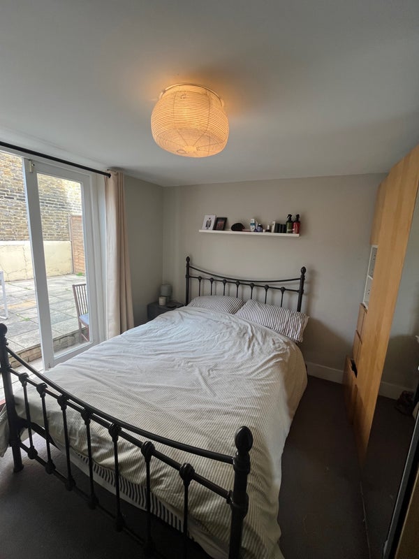 Room Kimberley Road in Greater London