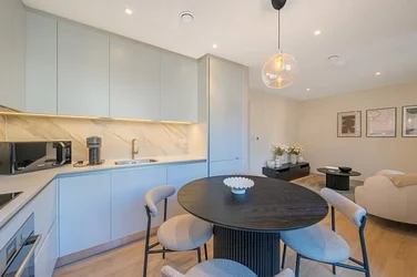 Flat Baldry Gardens in Greater London