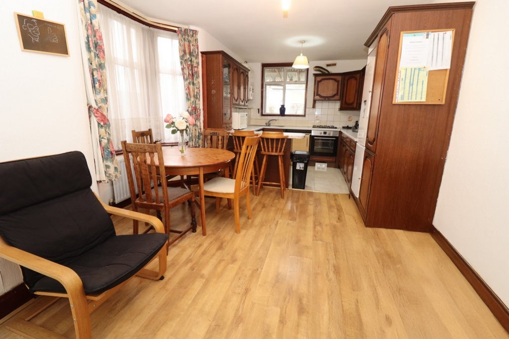 Room Globe Road in Greater London
