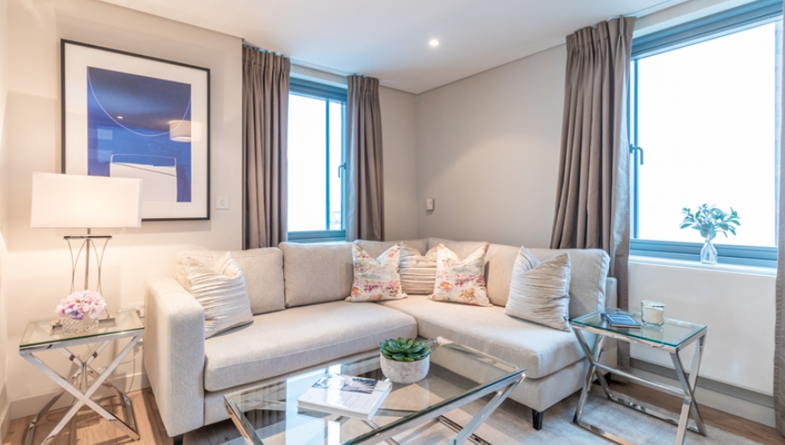Flat Merchant Square East in London