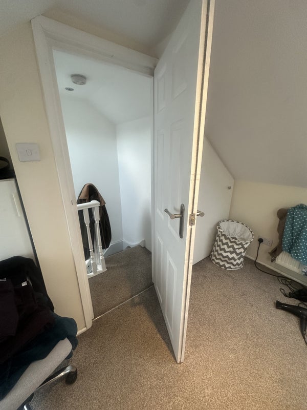 Room Ullswater Road in Bristol