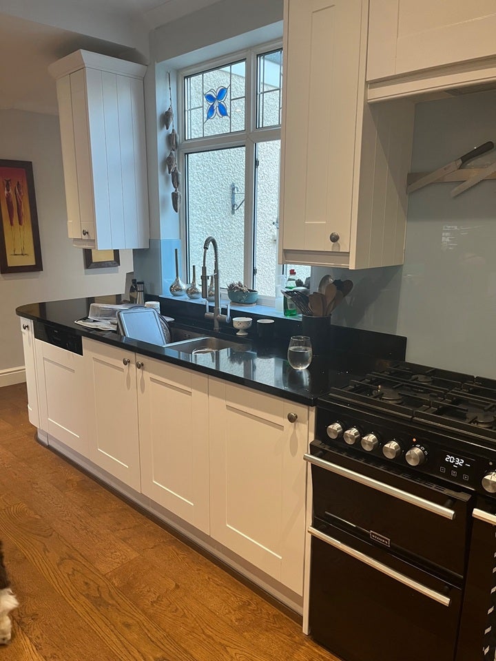 Room Elgar Avenue in Greater London