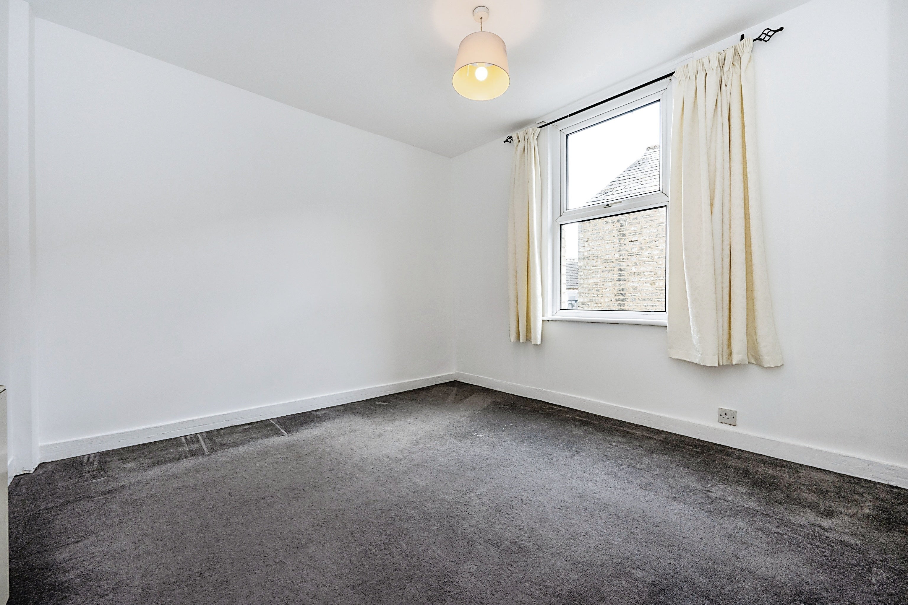 Flat Clarendon Street in Bedford