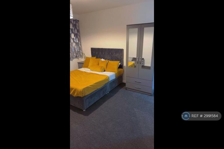 Room Porthleven Place in Milton Keynes