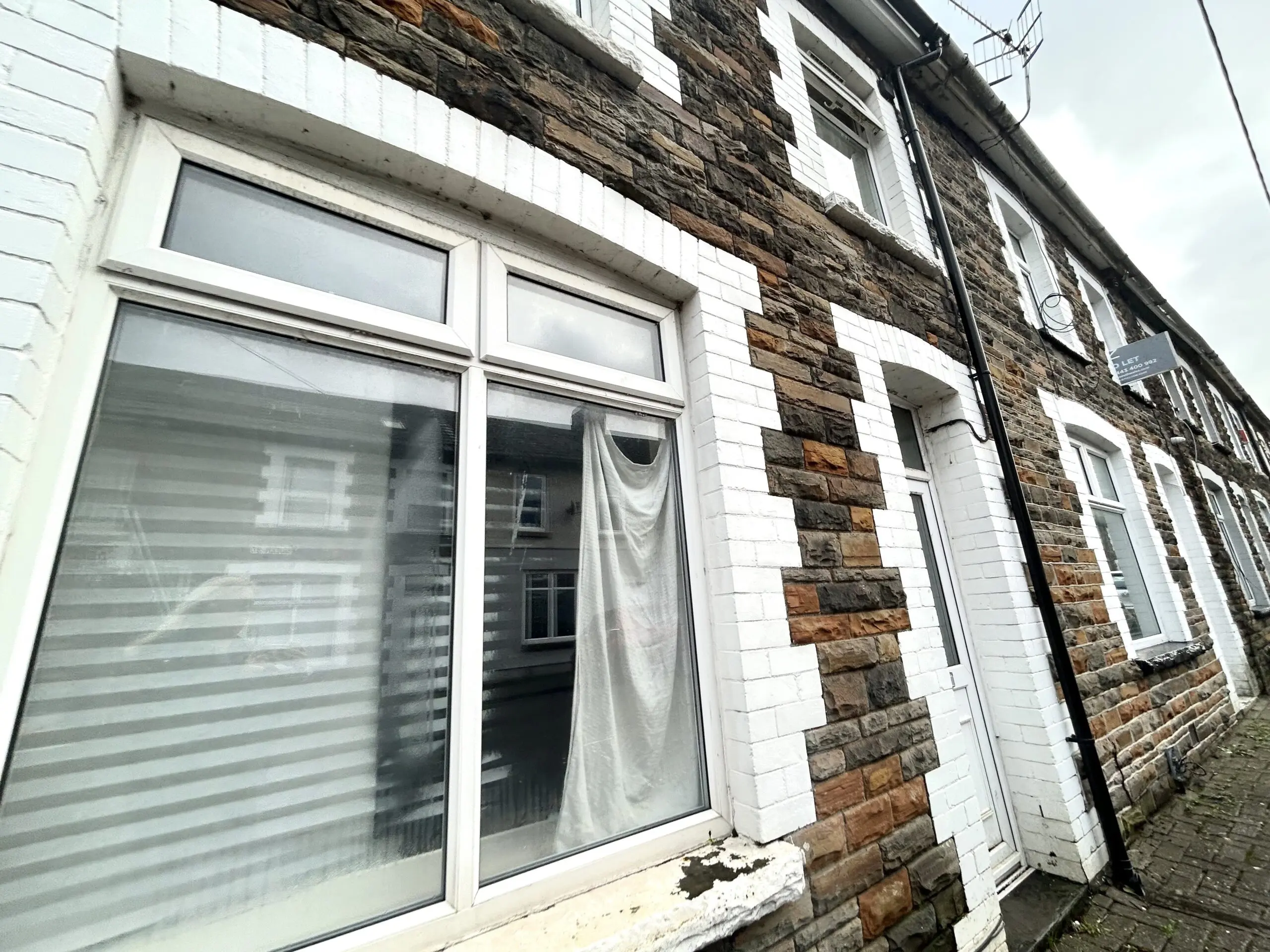 Flat Queen Street in Pontypridd