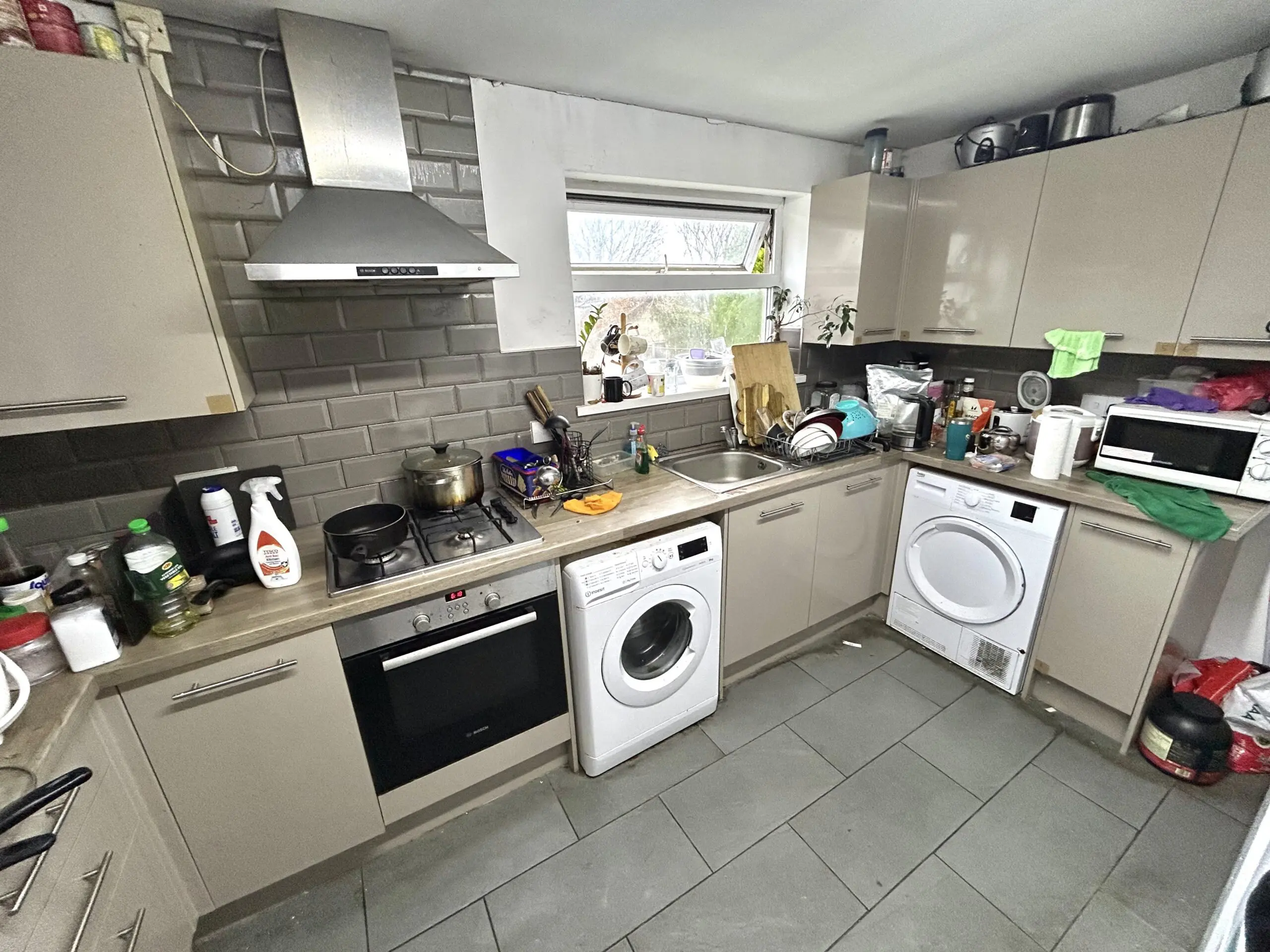 Flat Queen Street in Pontypridd