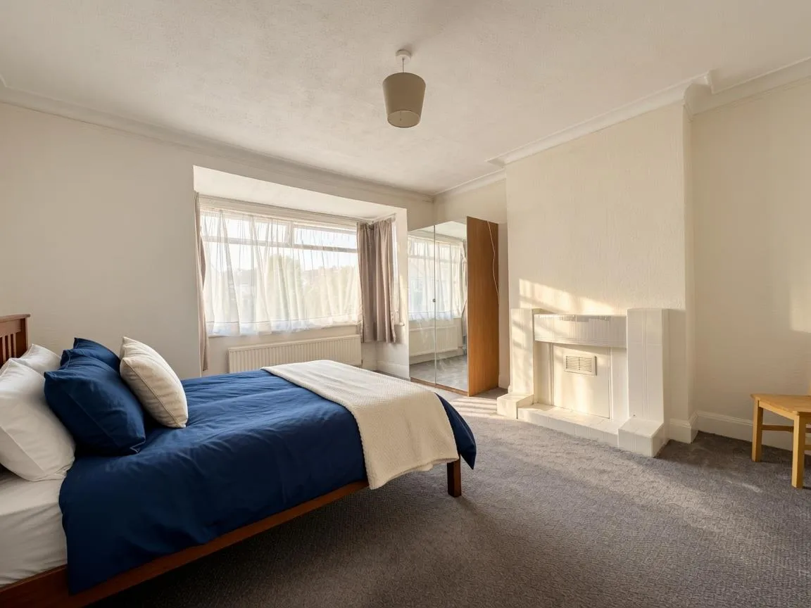 Flat Village Way in Greater London