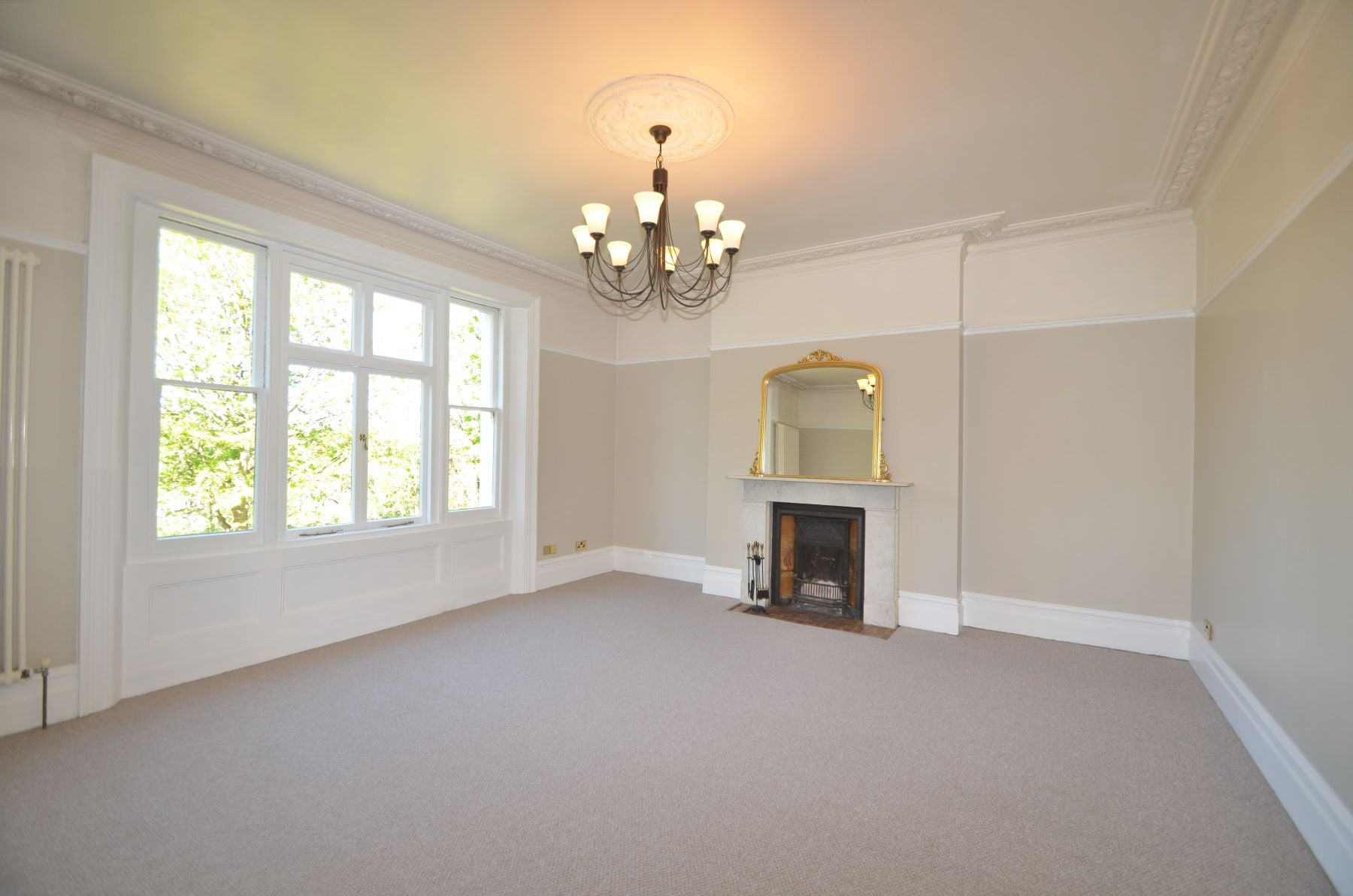 Flat Westwood Hill in Greater London