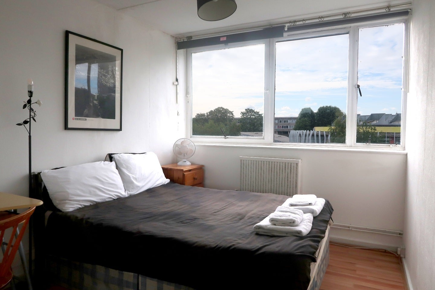 Room Roland Way in Greater London