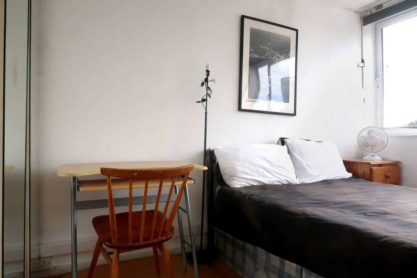 Room Roland Way in Greater London
