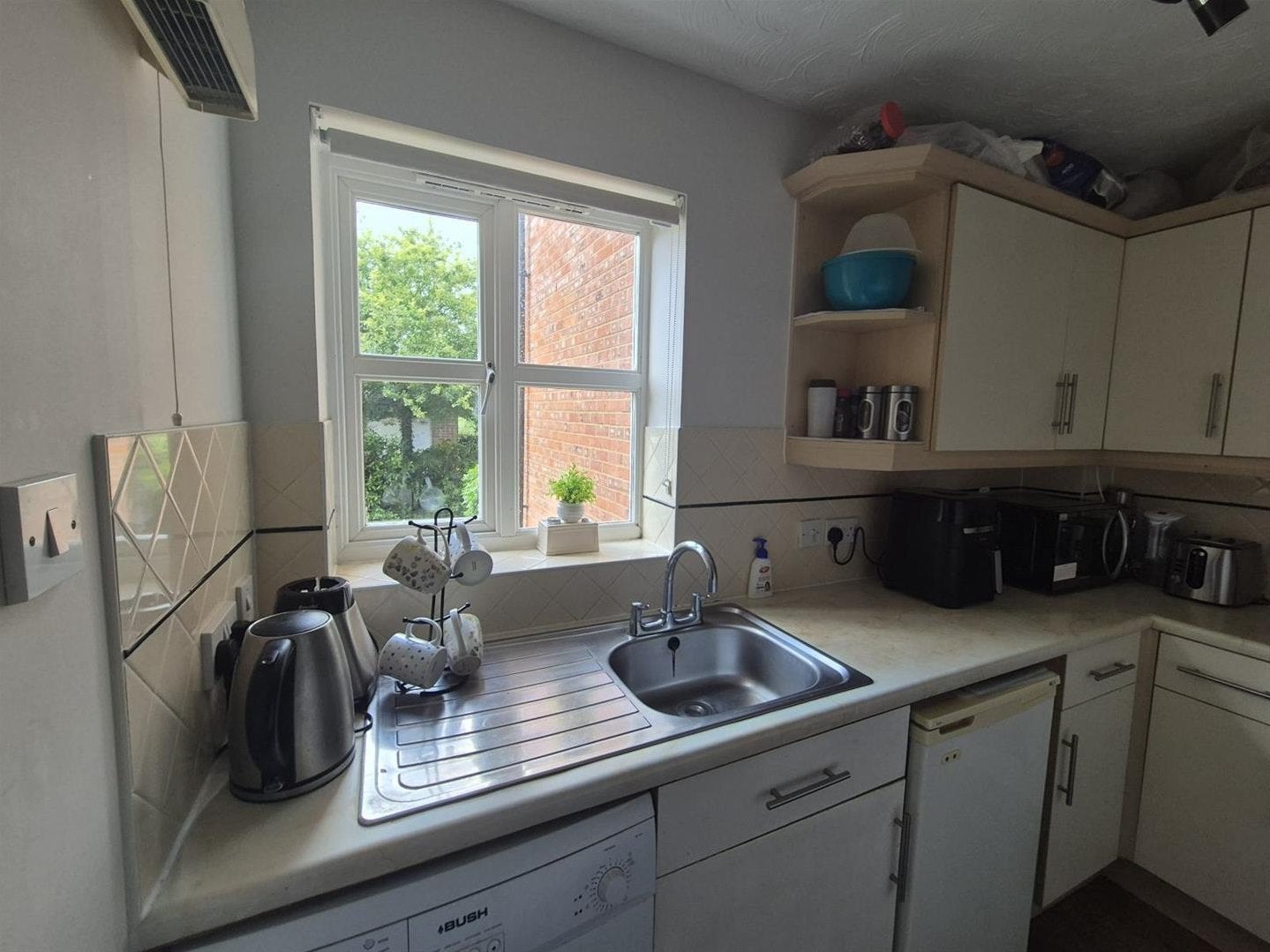 Flat Mitchell Close in Aylesbury