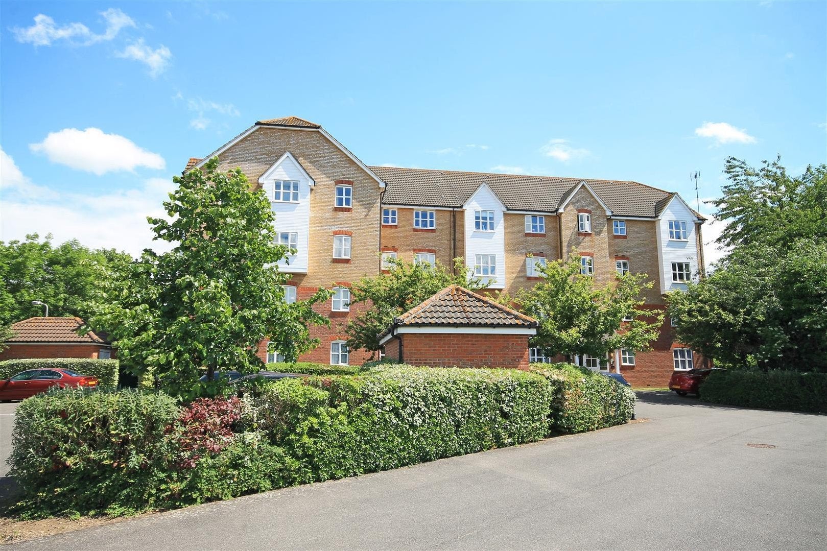 Flat Mitchell Close in Aylesbury