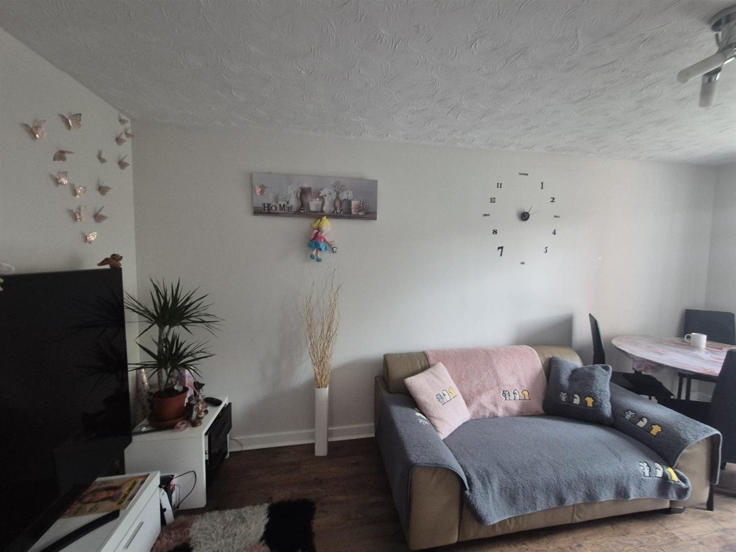 Flat Mitchell Close in Aylesbury