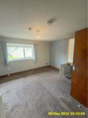 Room Woodend Crescent in Bradford