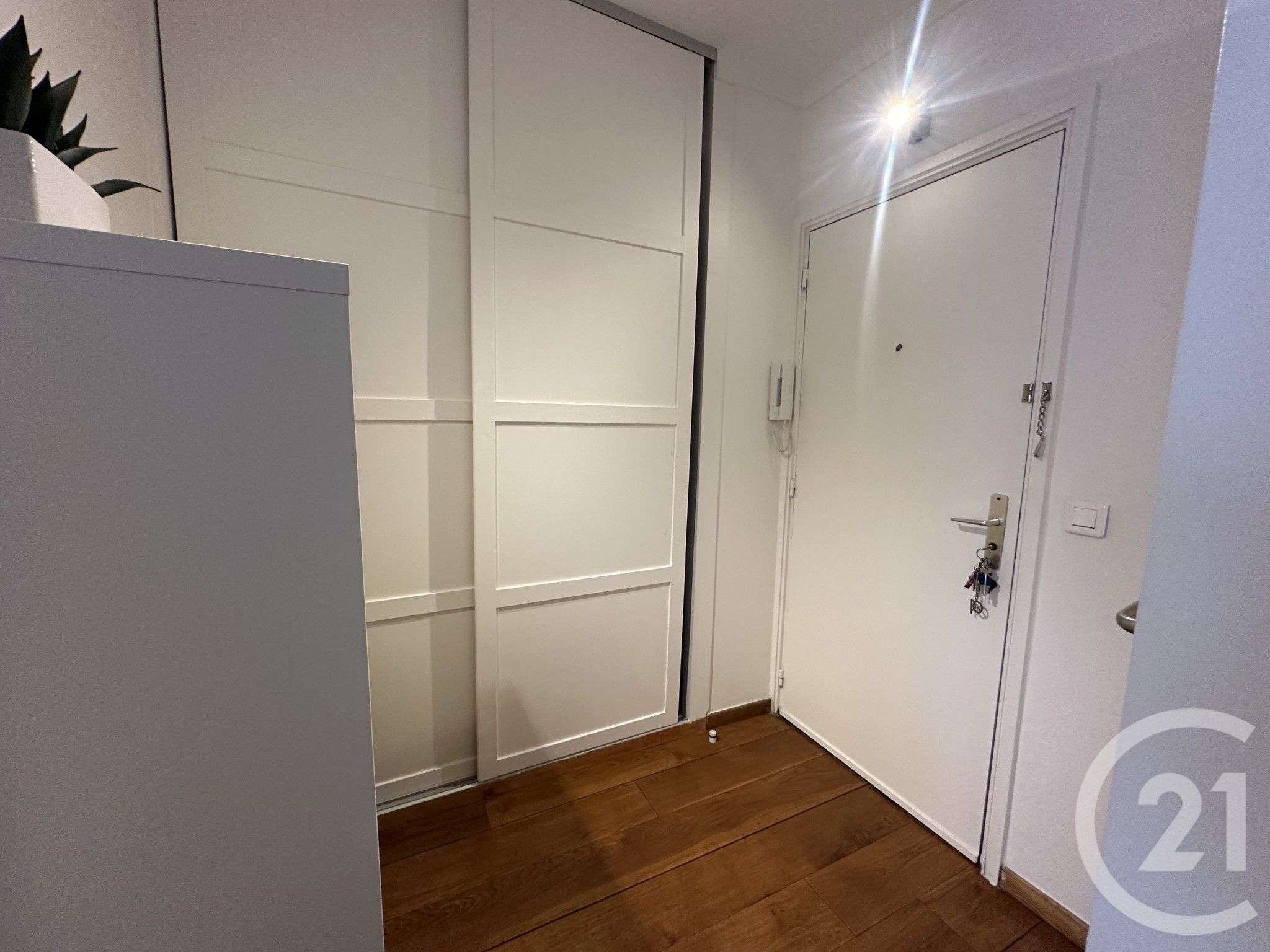 Appartement Rue Paul Valéry à Paris