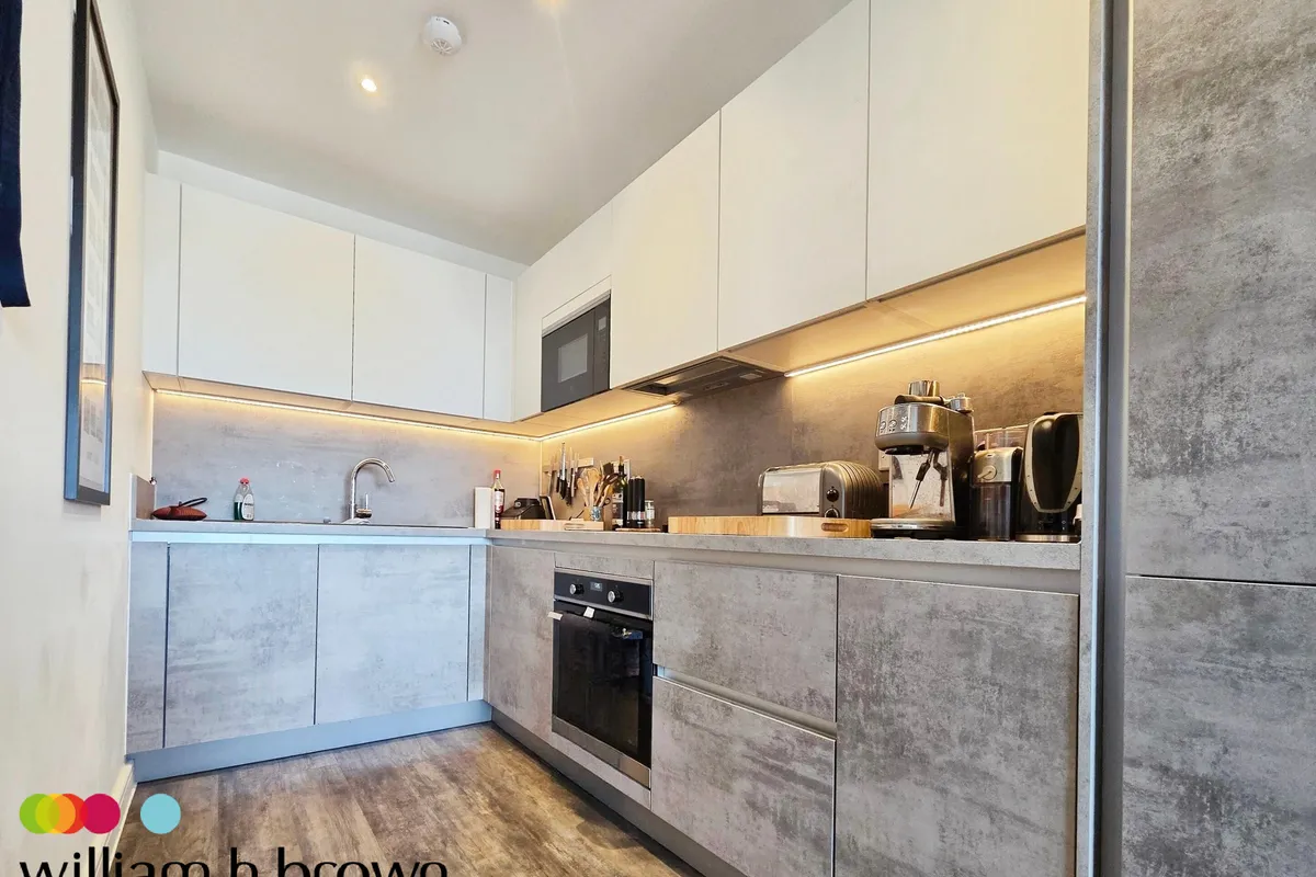 Flat Fleet Road in Greater London