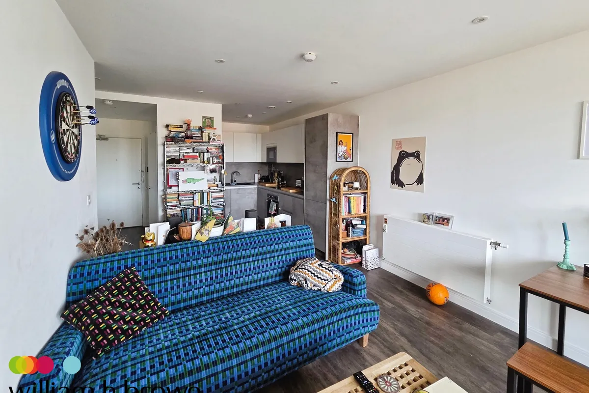 Flat Fleet Road in Greater London