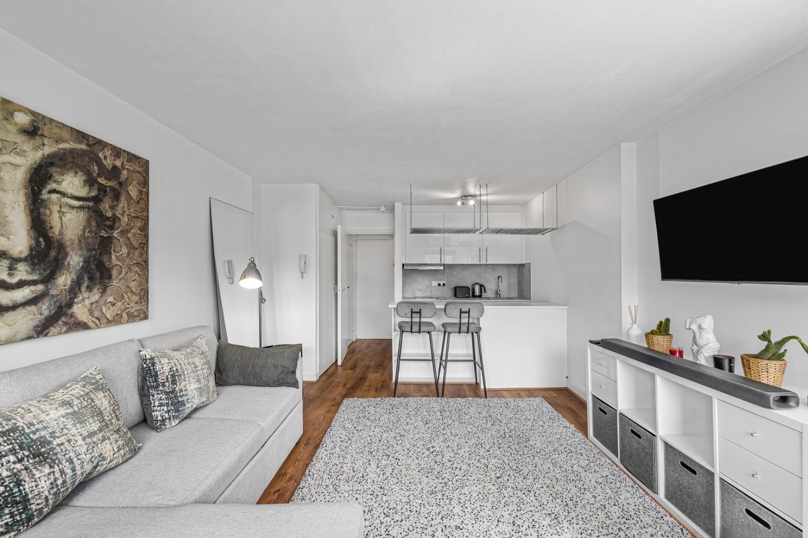 Flat Cambalt Road in Greater London