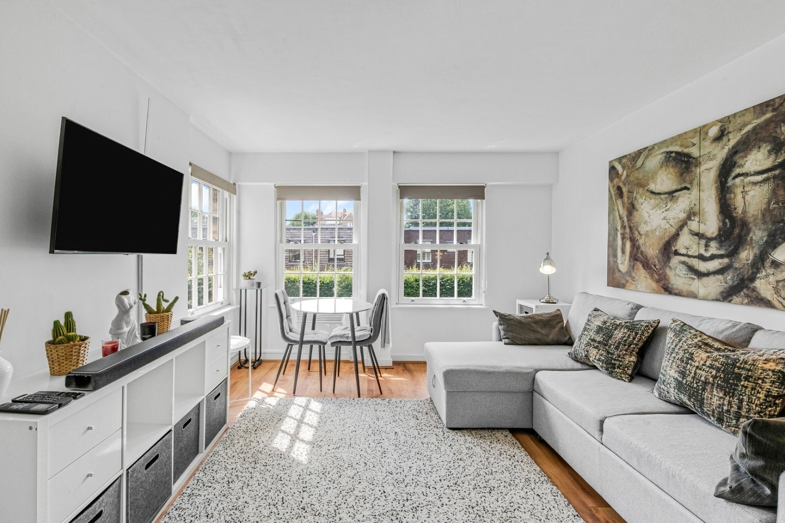 Flat Cambalt Road in Greater London