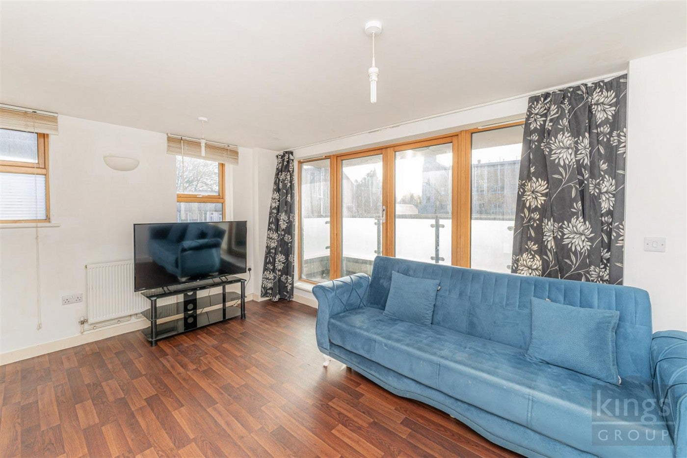 Flat Hampden Lane in Greater London