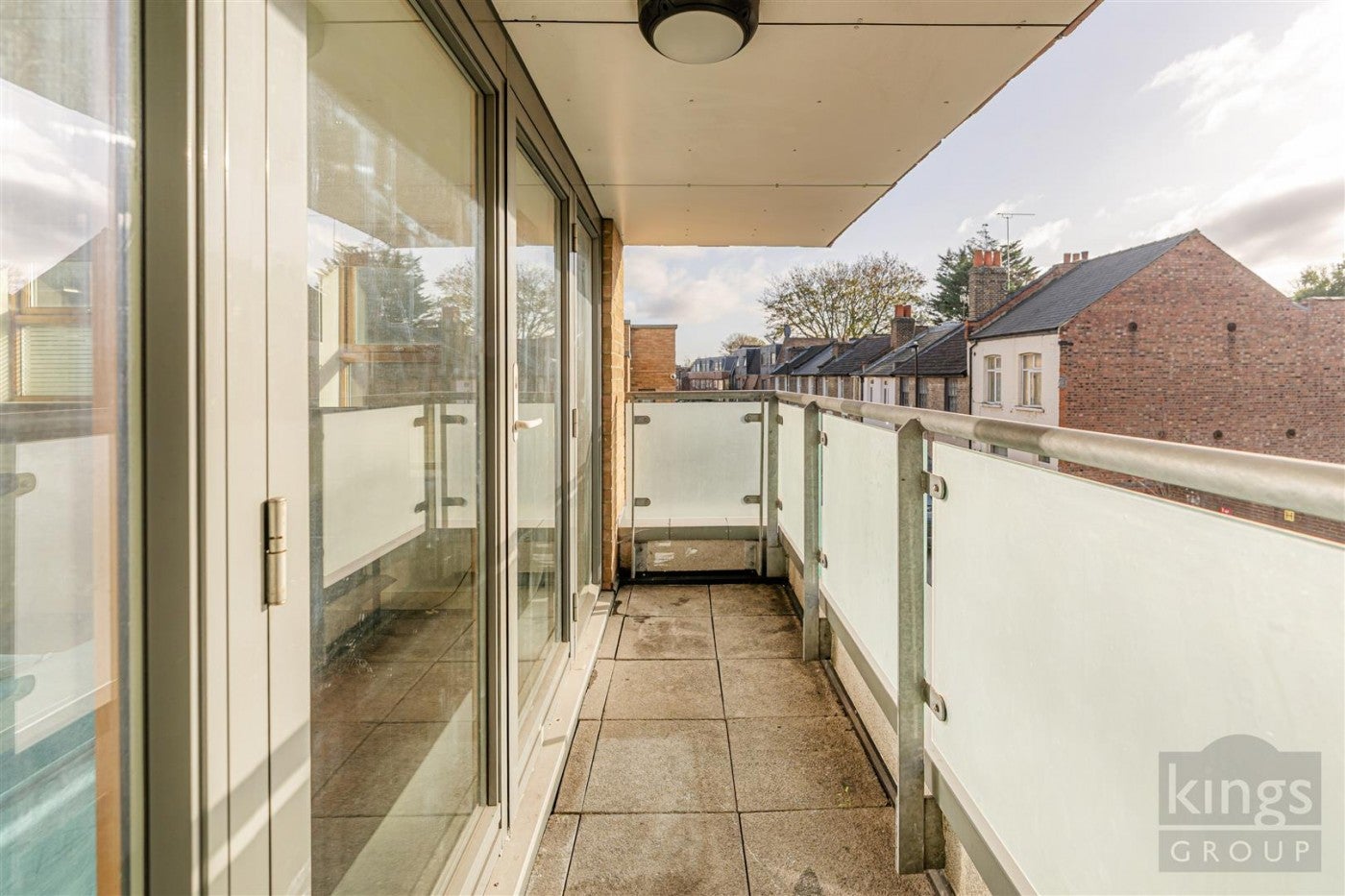 Flat Hampden Lane in Greater London
