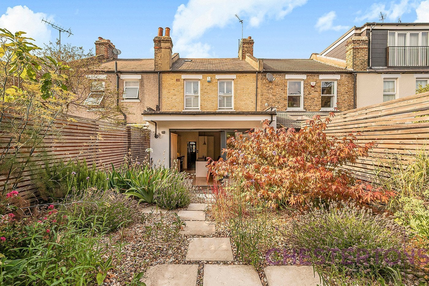 House Sandtoft Road in Greater London