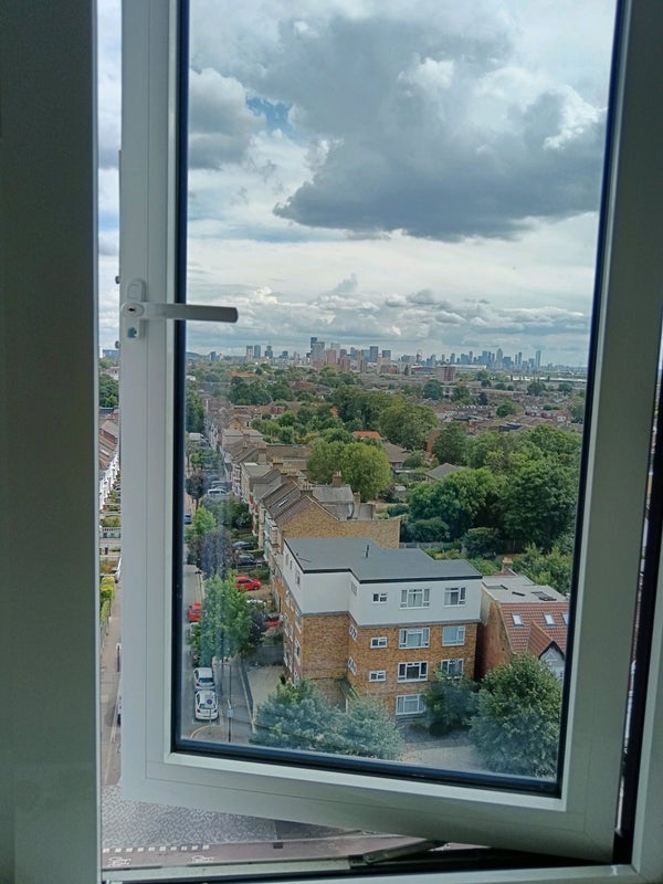 Flat Lea Bridge Road in Greater London