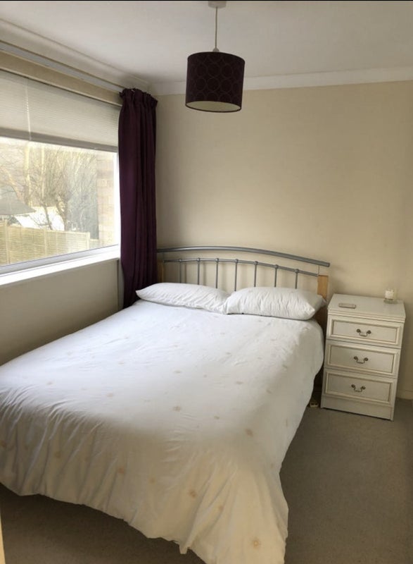 Room Arden Road in Crawley