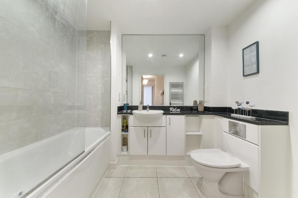 Flat Vian Street in Greater London