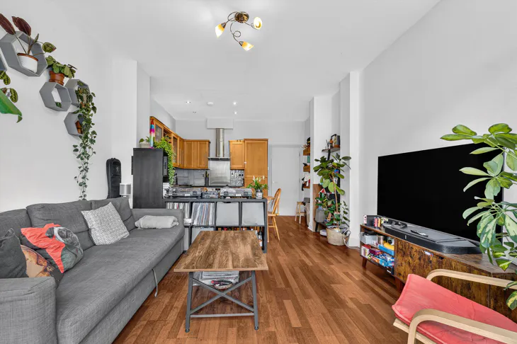 Flat Bunhill Row in Greater London