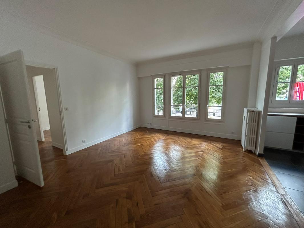 Flat Avenue Mac-Mahon in Paris