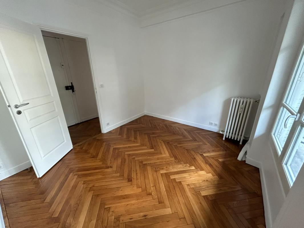Flat Avenue Mac-Mahon in Paris