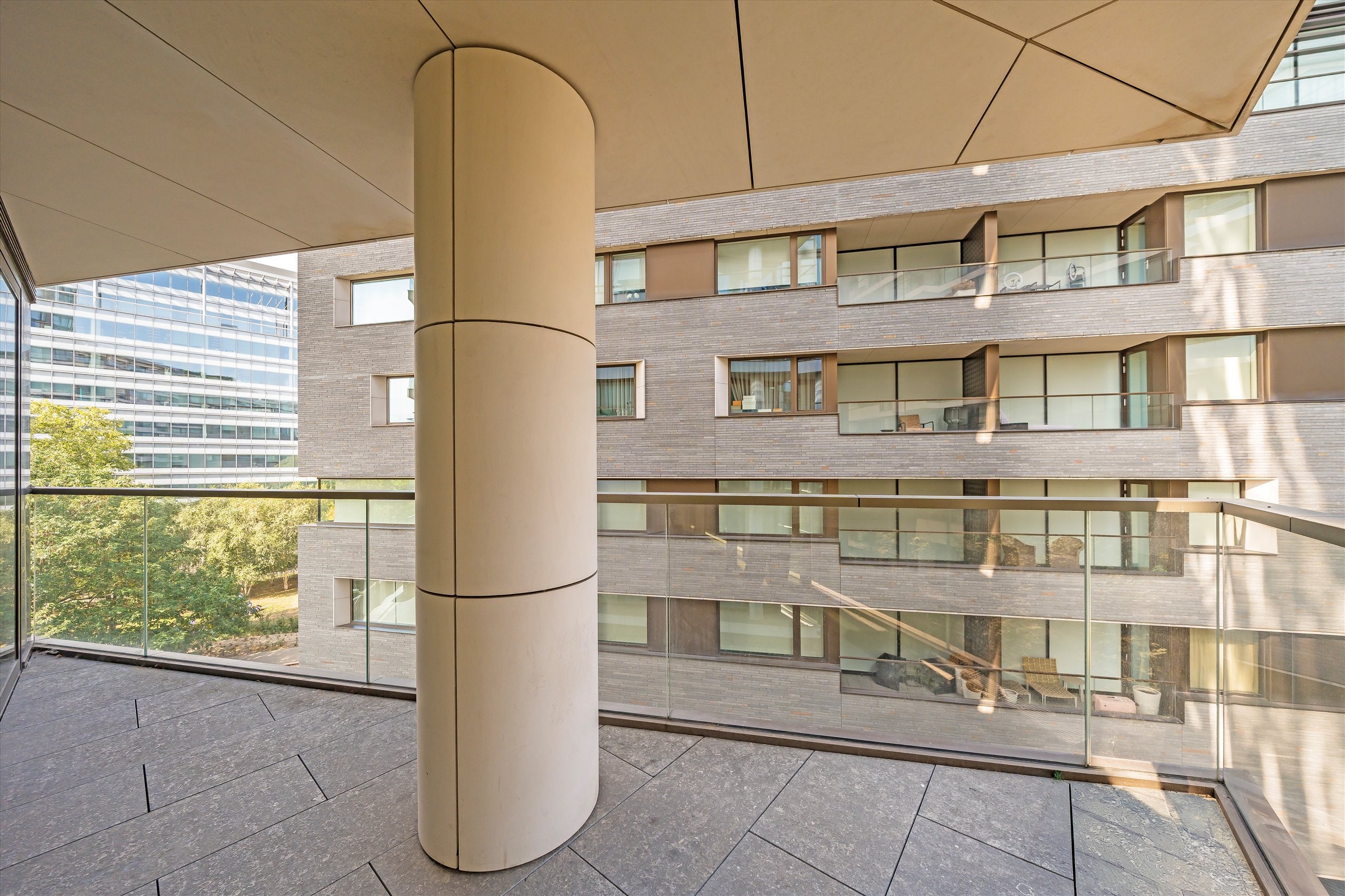 Flat Potters Fields in Greater London