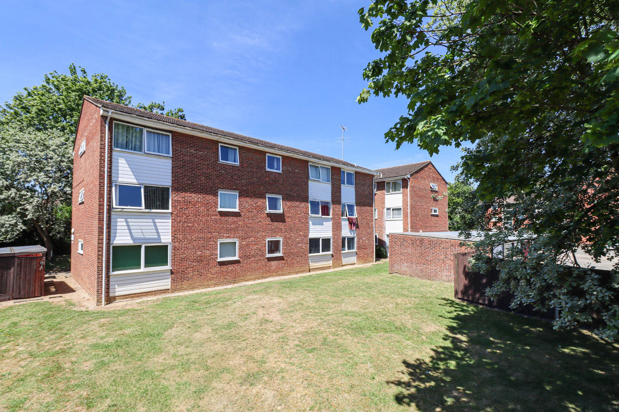 Flat Cedar Court in St Albans